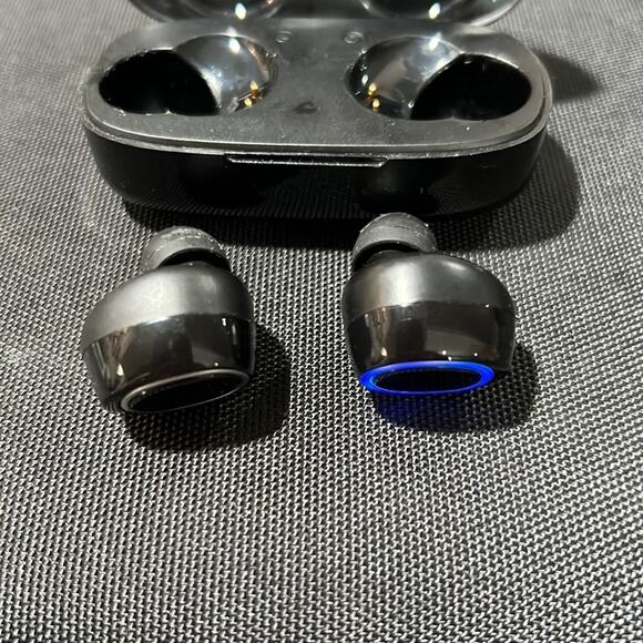 Echo Buds Ear Active Noise Cancellation (2021 release, 2nd gen) - Picture 4 of 5